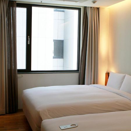 Seoul Hotel Shinshin Myeongdong מראה חיצוני תמונה