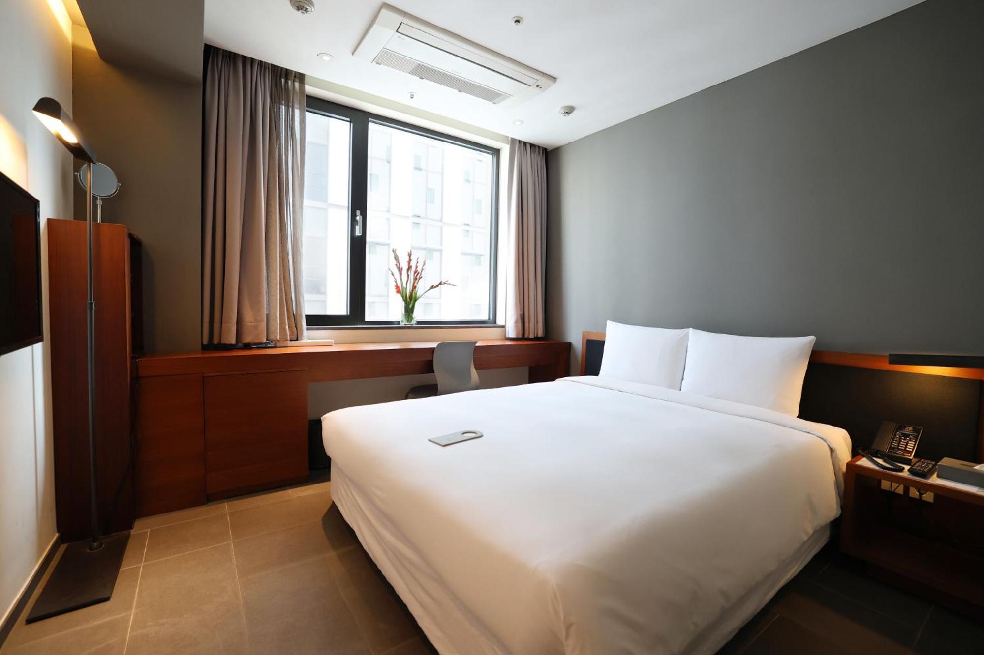 Seoul Hotel Shinshin Myeongdong מראה חיצוני תמונה
