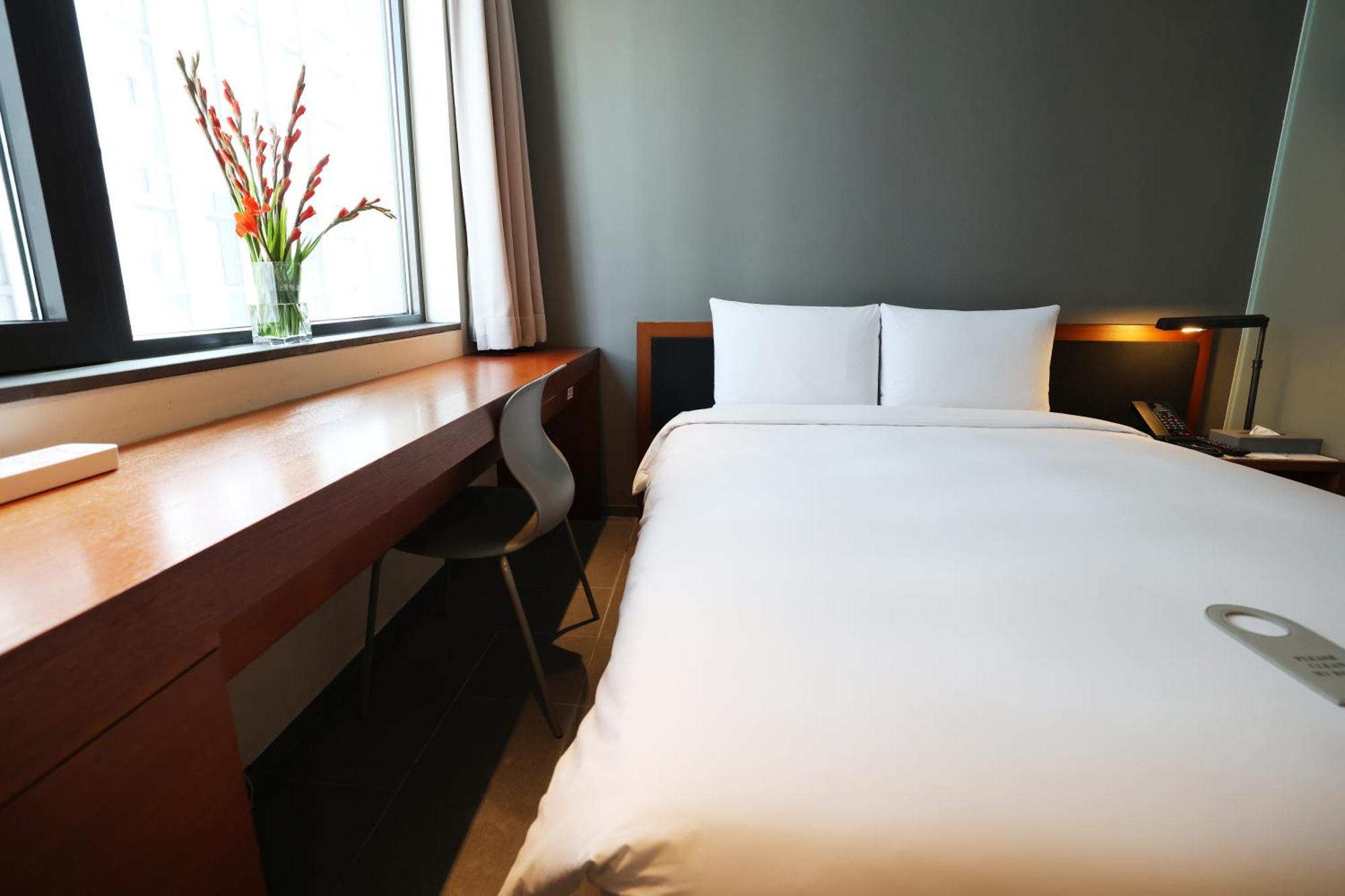 Seoul Hotel Shinshin Myeongdong מראה חיצוני תמונה
