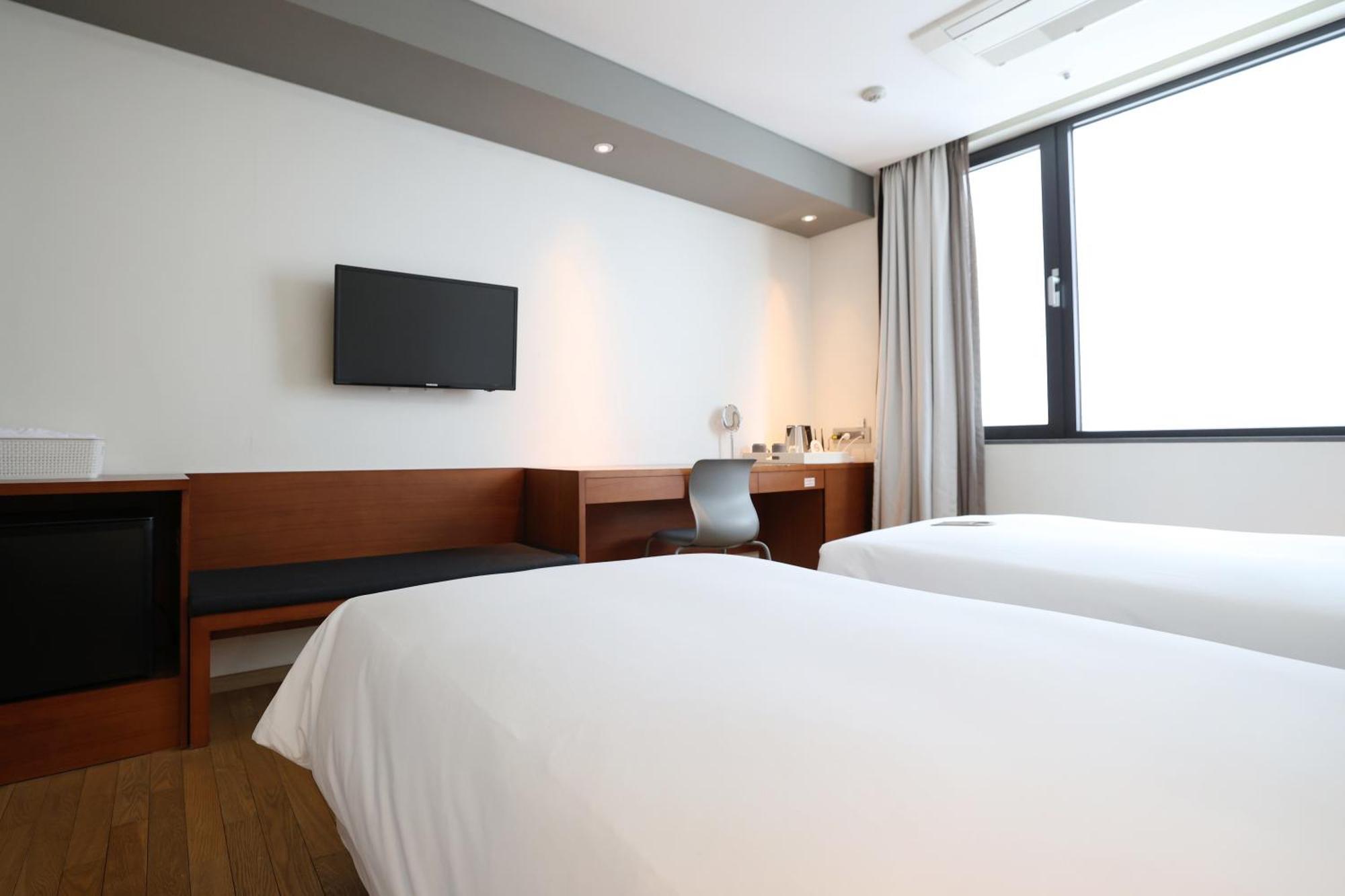 Seoul Hotel Shinshin Myeongdong מראה חיצוני תמונה