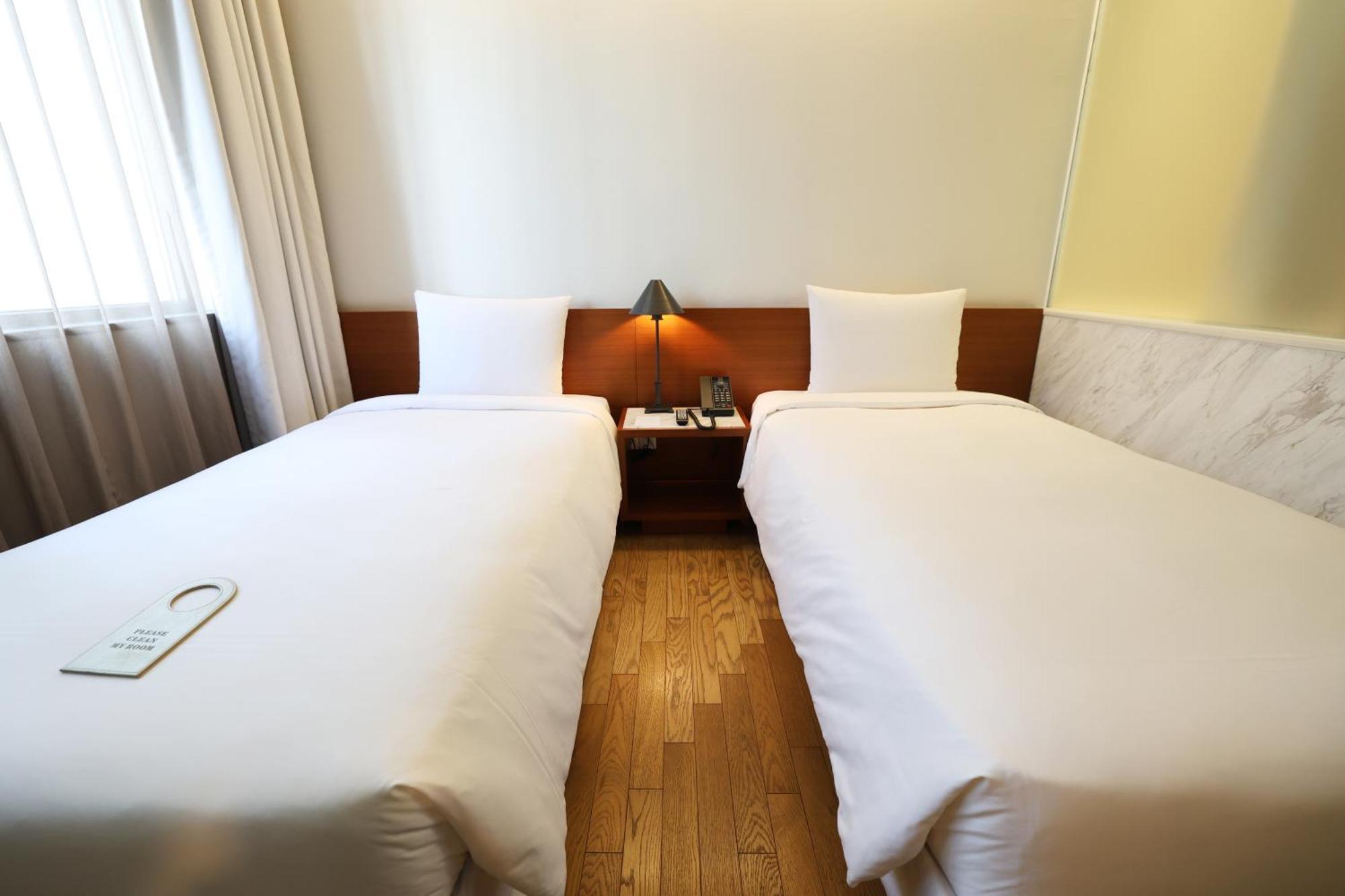 Seoul Hotel Shinshin Myeongdong מראה חיצוני תמונה