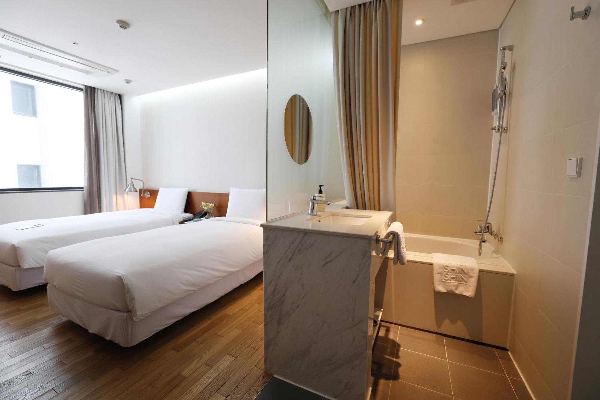 Seoul Hotel Shinshin Myeongdong מראה חיצוני תמונה