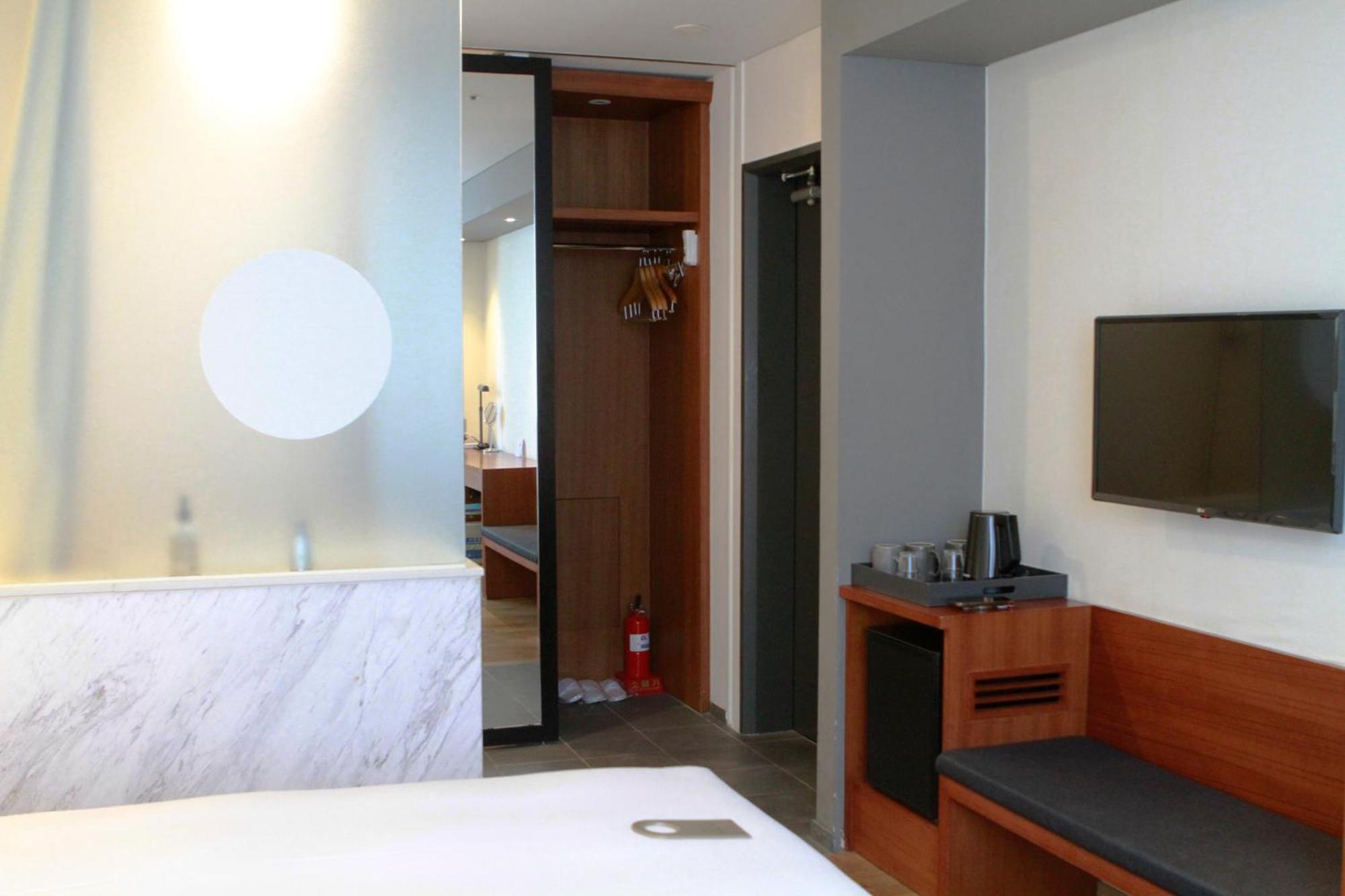 Seoul Hotel Shinshin Myeongdong מראה חיצוני תמונה